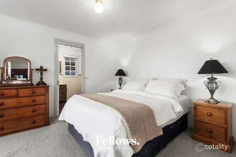 Property photo of 8 May Court Garfield VIC 3814