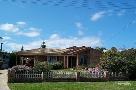 4 Hickory Rd, Quinns Rocks, WA 6030