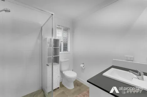 Property photo of 48 Cambridge Circuit Yarrabilba QLD 4207