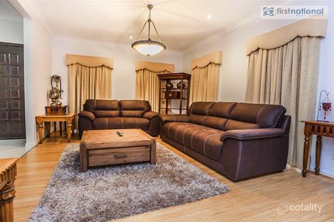 Property photo of 36 Ravenhill Boulevard Roxburgh Park VIC 3064