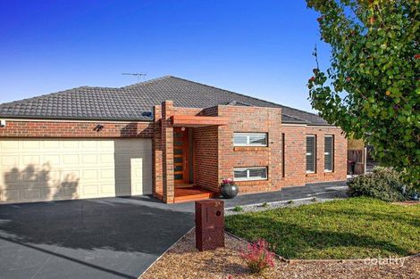 39 Balmain Cct, Taylors Hill, VIC 3037