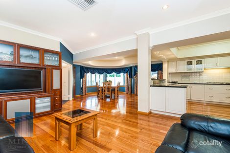 Property photo of 6 Kenneally Circuit Salter Point WA 6152