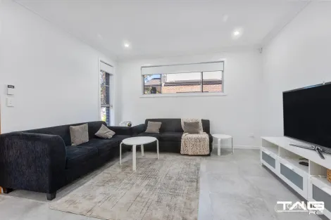 Property photo of 11/67-69 Brisbane Street Oxley Park NSW 2760