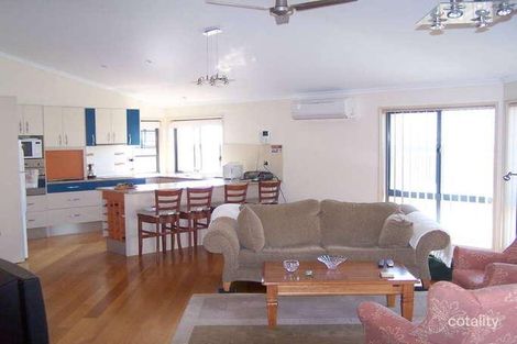 Property photo of 2/4 Suffolk Parade Pottsville NSW 2489