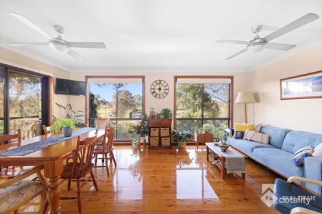 Property photo of 4 Gray Place Bradbury NSW 2560