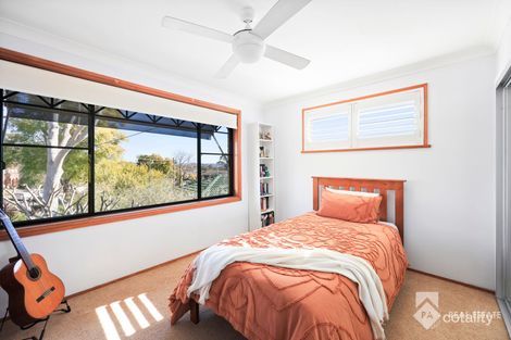 Property photo of 4 Gray Place Bradbury NSW 2560