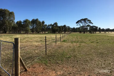 3 Calder Hwy, Wedderburn, VIC 3518