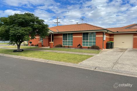 35 Macneil Dr, Altona Meadows, VIC 3028