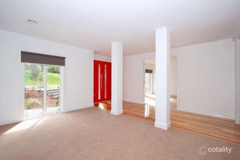 Property photo of 60 Sugarloaf Drive Macleod VIC 3085