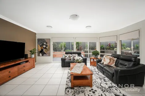 Property photo of 31 Fernleaf Crescent Beaumont Hills NSW 2155