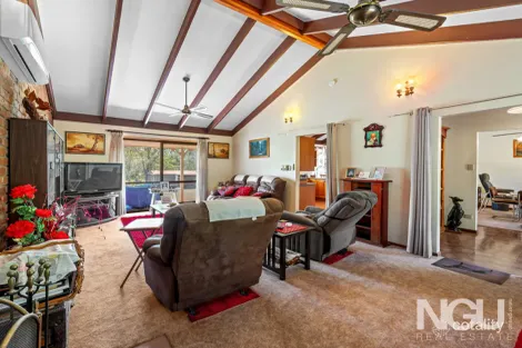 Property photo of 2 Mitchell Street Barellan Point QLD 4306