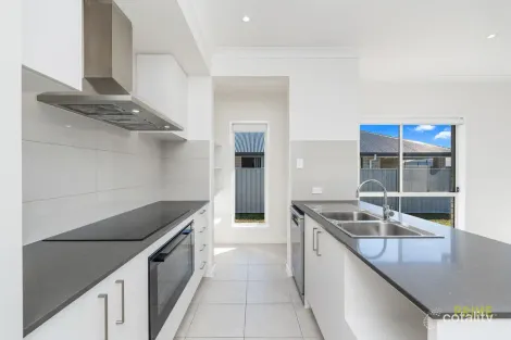 Property photo of 63 Hythe Street Pialba QLD 4655