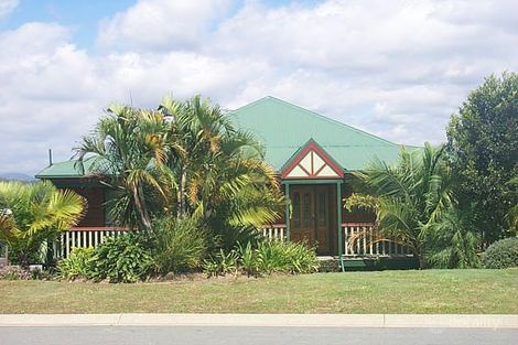 11 Bonin Cl, Pacific Pines, QLD 4211