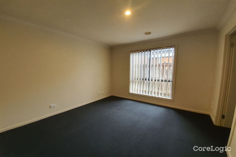 Property photo of 48 Silverwattle Drive Lyndhurst VIC 3975