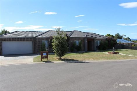 Property photo of 3 McKernan Place Gisborne VIC 3437