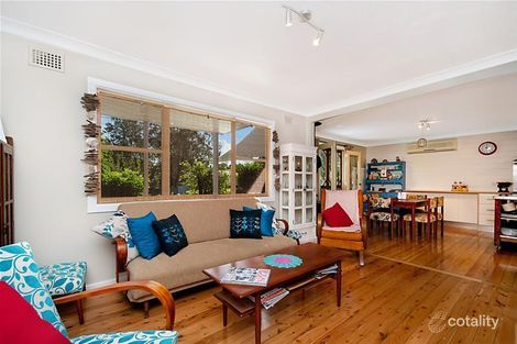 Property photo of 8 Yeramba Road Summerland Point NSW 2259