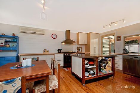 Property photo of 8 Yeramba Road Summerland Point NSW 2259