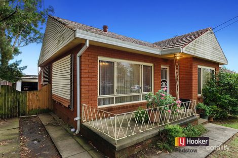 Property photo of 11 Thomas Street Picnic Point NSW 2213