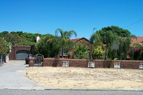 18 Crabtree Way, Medina, WA 6167