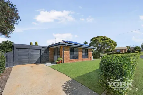 Property photo of 2 Herzer Court Kearneys Spring QLD 4350