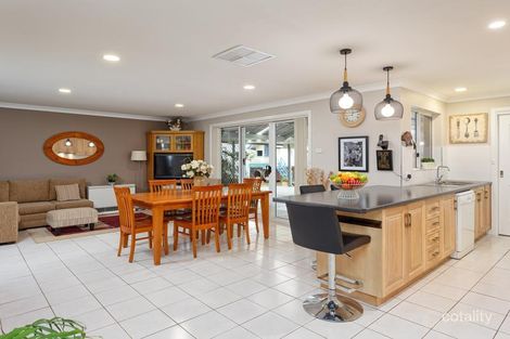 Property photo of 3 Langi Crescent Glenfield Park NSW 2650