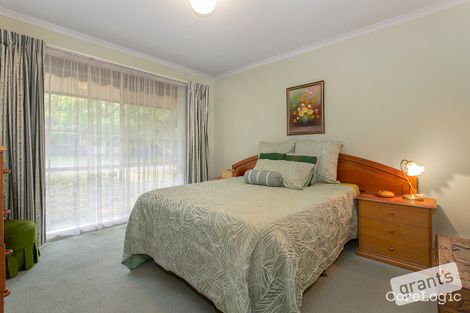 Property photo of 27 Adelaide Close Berwick VIC 3806