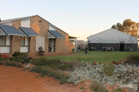 164 Harvey Rd, East Bowes, WA 6535