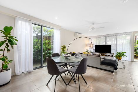 Property photo of 1/39 Gordon Street Labrador QLD 4215