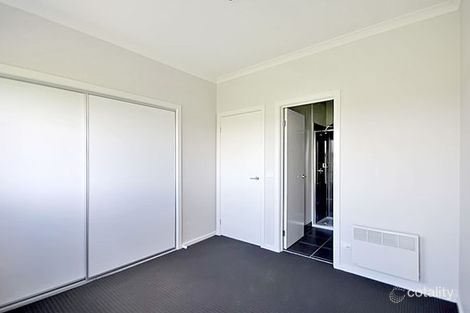 Property photo of 19 Queenie Way Cranbourne West VIC 3977