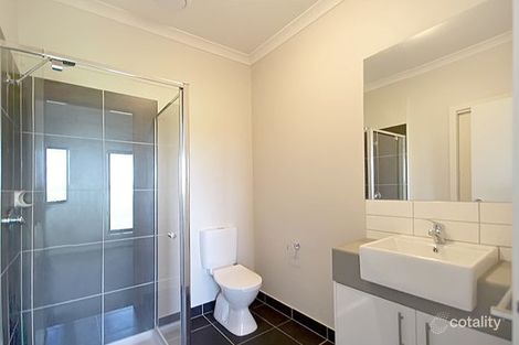 Property photo of 19 Queenie Way Cranbourne West VIC 3977