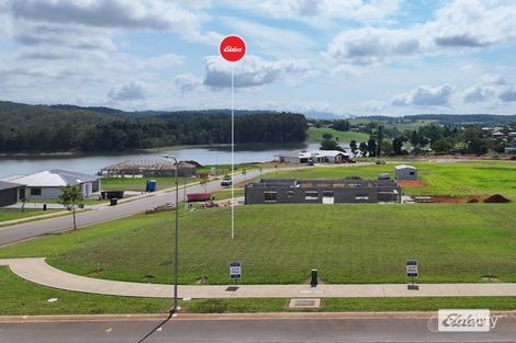 2 Lakefront Bvd, Yungaburra, QLD 4884