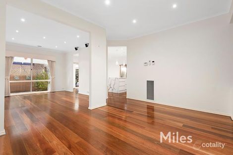 Property photo of 6 Sinclair Crescent Macleod VIC 3085