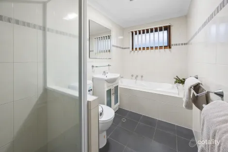 Property photo of 34 Harold Lea Way Hackham SA 5163