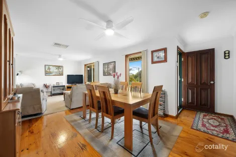 Property photo of 34 Harold Lea Way Hackham SA 5163