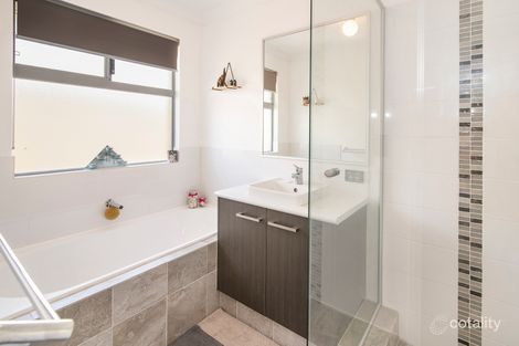 Property photo of 5 Enterprise Way Broadwater WA 6280