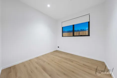 Property photo of 41 Cassia Way Mickleham VIC 3064