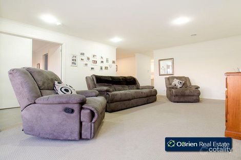 Property photo of 8 Carabott Place Berwick VIC 3806