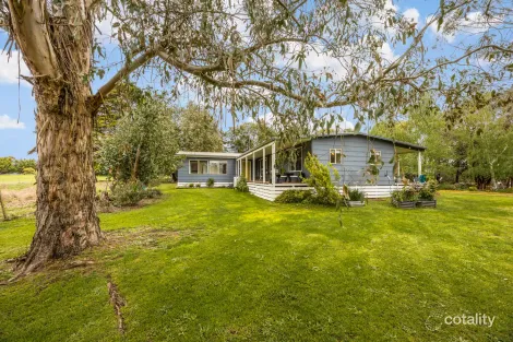 107 Russells Rd, Woodend North, VIC 3442