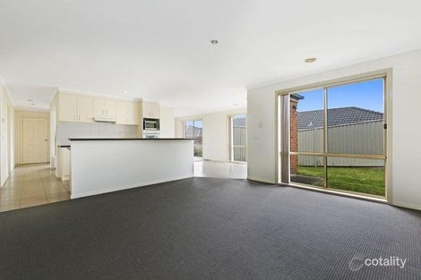 Property photo of 4 Cardiff Grove Cranbourne East VIC 3977