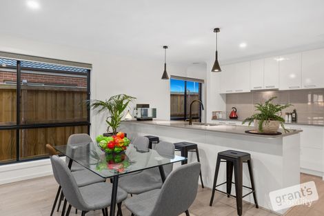 Property photo of 16 Bradman Drive Cranbourne West VIC 3977