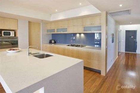 Property photo of 2/26 Beach Road Hampton VIC 3188