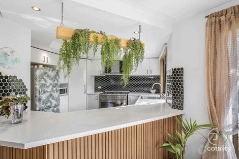 Property photo of 6 Burgan Court Cranbourne West VIC 3977