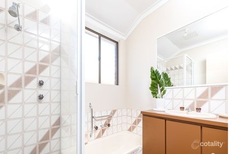 Property photo of 19 Christowe Drive Swan View WA 6056