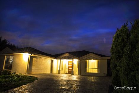 Property photo of 6 Pembroke Close Taylors Lakes VIC 3038