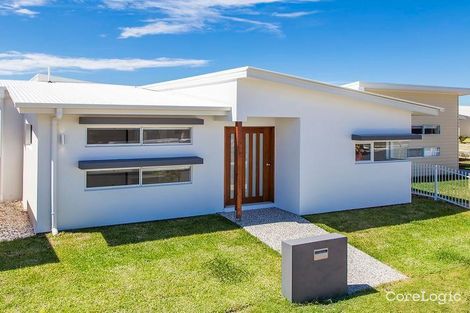 4 Macintyre Cres, Pelican Waters, QLD 4551