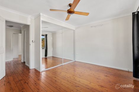 Property photo of 19 Kinarra Avenue Wyoming NSW 2250