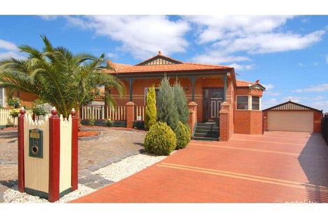 Property photo of 18 Andrea Court Taylors Lakes VIC 3038