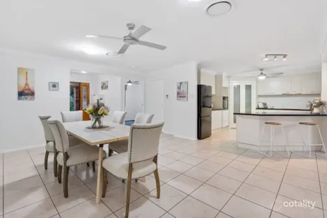 Property photo of 19 Greenways Esplanade Parkinson QLD 4115
