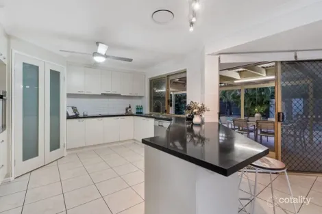 Property photo of 19 Greenways Esplanade Parkinson QLD 4115