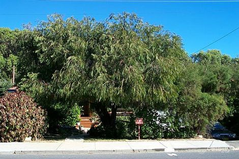 Property photo of 8 Robin Avenue Sorrento WA 6020